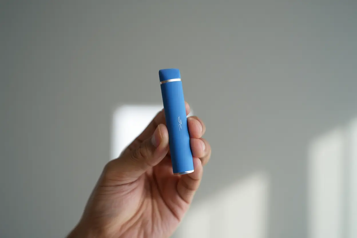 Puff jetable compacte